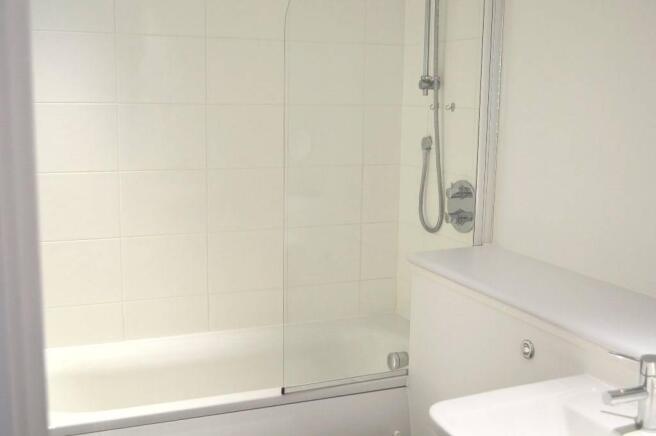 1 bed Apartment to rent Image 5