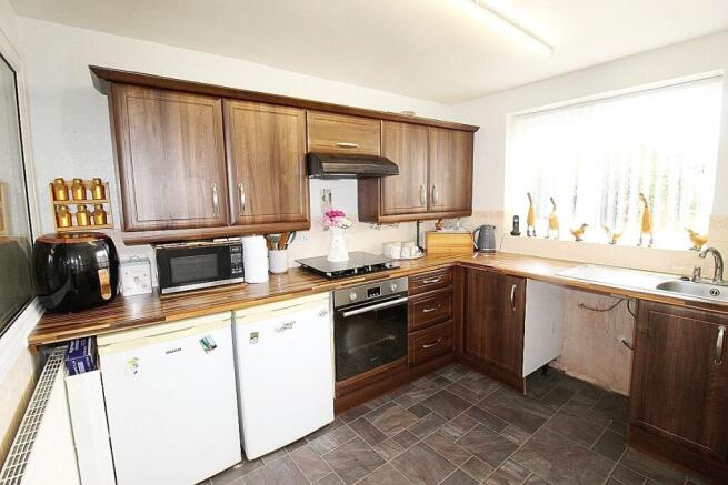 3 bed Semi-Detached for sale Image 5