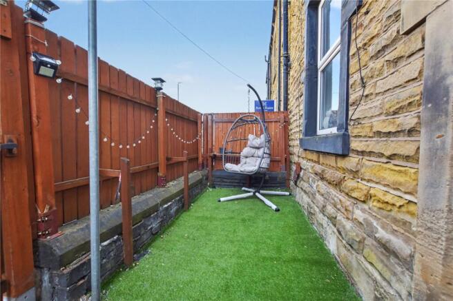 3 bed Terraced for sale Image 10