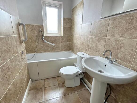 3 bed Terraced for sale Image 6