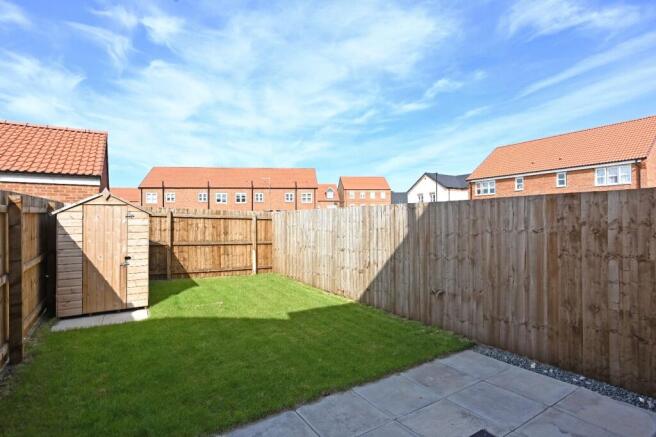 2 bed End of Terrace to rent Image 9