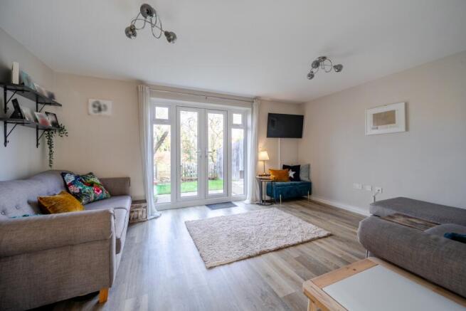 1395918-11-695e4a2e84bab