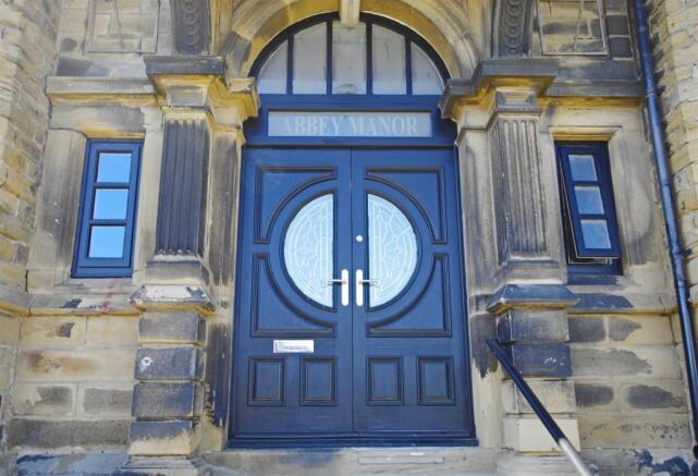 2 bed Apartment to rent Image 10