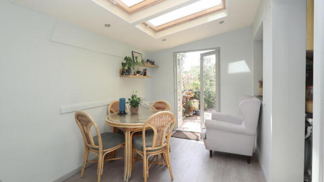Garden room alt