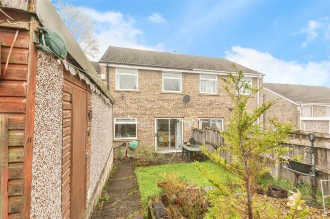 3 bed Semi-Detached for sale Image 12