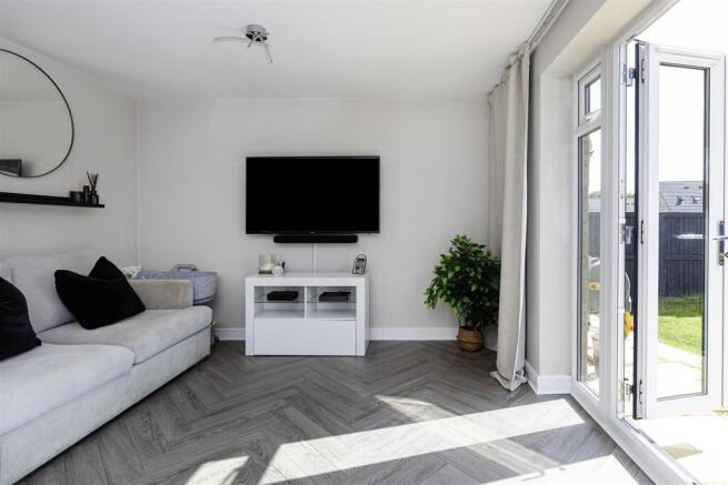 3 bed Semi-Detached for sale Image 11