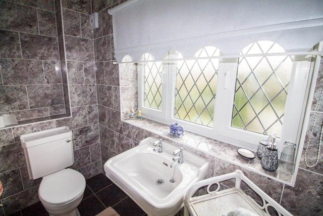 Ensuite shower room