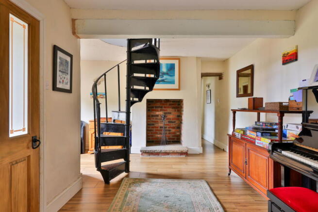 4 bed Detached for sale Image 7