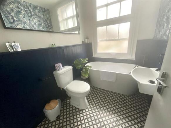 1 bed Flat to rent Image 5