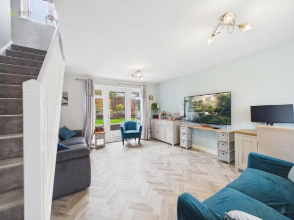 cam01698g0pr0148still002