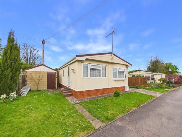 2-bed caravan on New Barn Lane, Cheltenham, Gloucestershire, GL52, £95,000