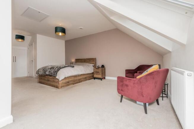 4 bed Semi-Detached for sale Image 7