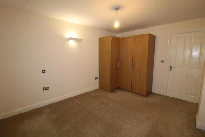 2 bed Apartment to rent Image 10
