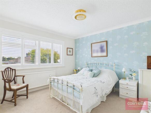 2 bed Detached Bungalow for sale Image 12