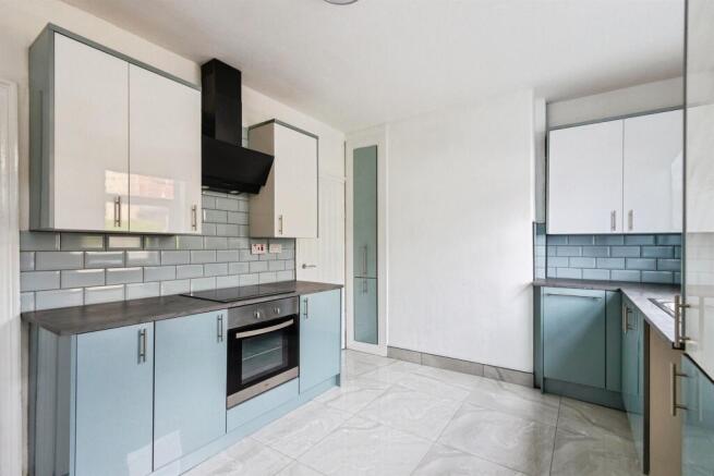 2 bed Terraced for sale Image 6