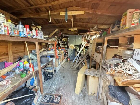 Garage (L):