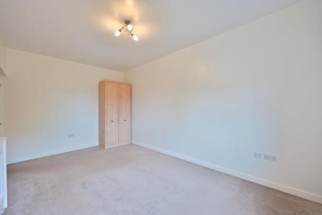 1 bed Flat for sale Image 12