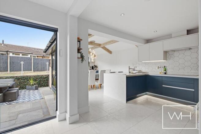 4 bed Detached for sale Image 9