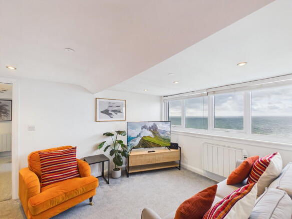 3 bed Penthouse for sale Image 6
