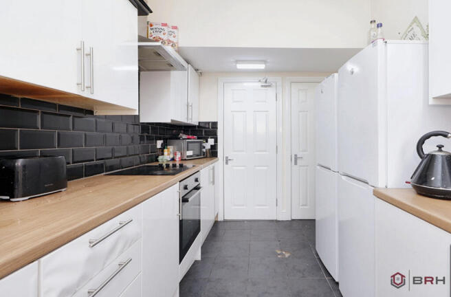 5 bed House of Multiple Occupation for sale Image 6