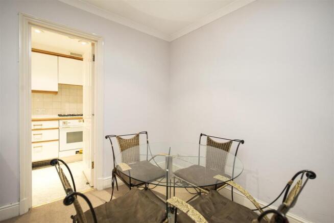5, 58-59 Hyde Park Gate Dining Area HR copy.jpg