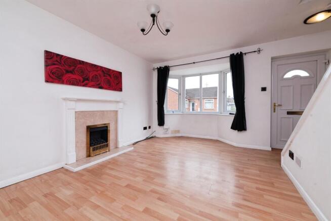 2 bed Semi-Detached for sale Image 2