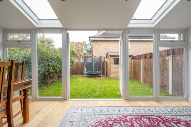 Fieldhouse Close