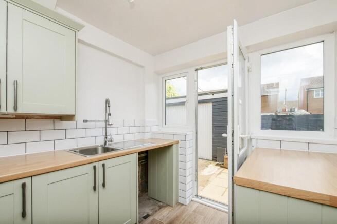 3 bed Semi-Detached for sale Image 8