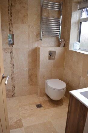 en-suite shower room