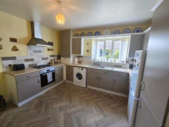 2 bed Detached Bungalow for sale Image 6