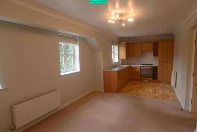 2 bed Apartment to rent Image 3