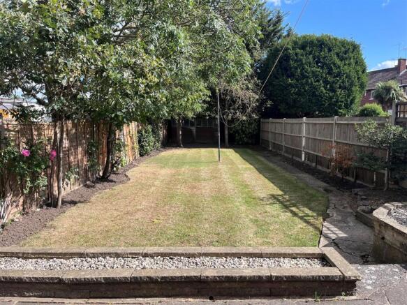 102 Roseberry Road Garden sunny.jpg