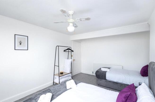 2 bed Terraced to rent Image 9