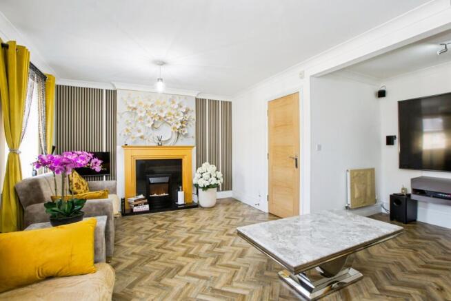 4 bed Town House for sale Image 12
