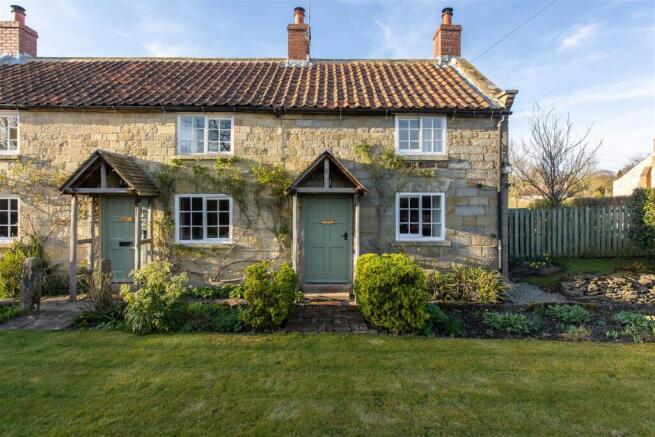 Corner Cottage & The Old Watchmakers Shop External