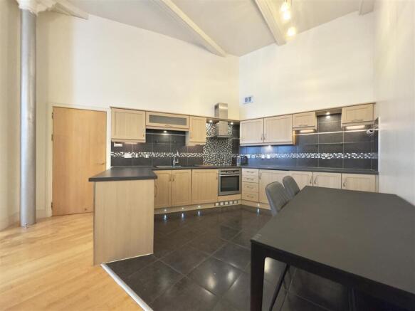 Lounge/Kitchen/Dining