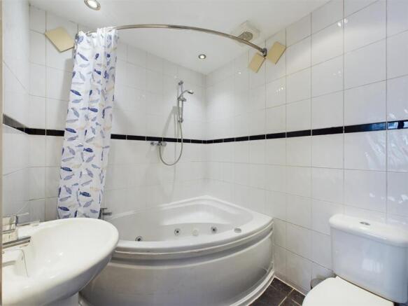 1 bed Apartment to rent Image 8