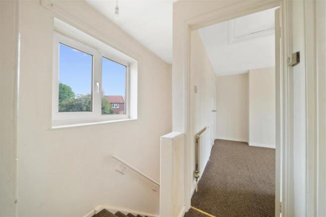 FIRST FLOOR LANDING