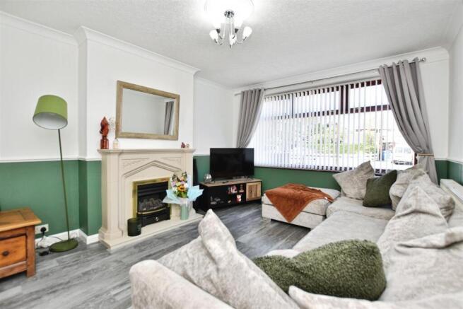 3 bed Semi-Detached for sale Image 4