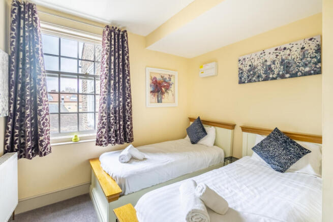 2 bed Apartment for sale Image 8