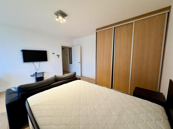 20251218_115257453_iOS