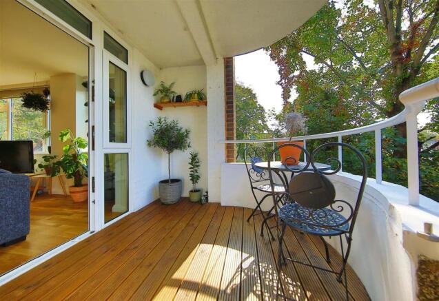 1 Hillside Ct. 2174.jpg
