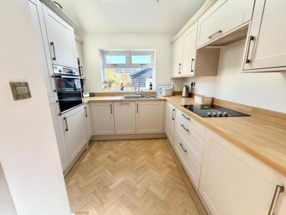 3 bed Semi-Detached for sale Image 11