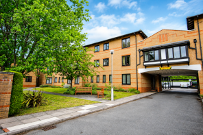 19, Lakeview, Railway Terrace, Kings Langley WD4 8JF