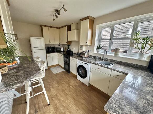 3 bed Detached for sale Image 5