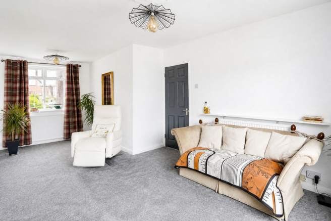 3 bed Semi-Detached for sale Image 4