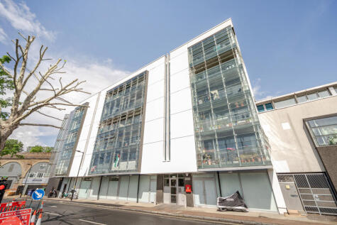 Consort Road, London