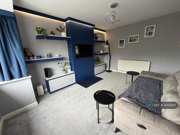 Living Room / Bedroom 1
