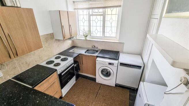 Kitchen 2.jpg