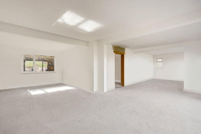 5 bed Detached for sale Image 9